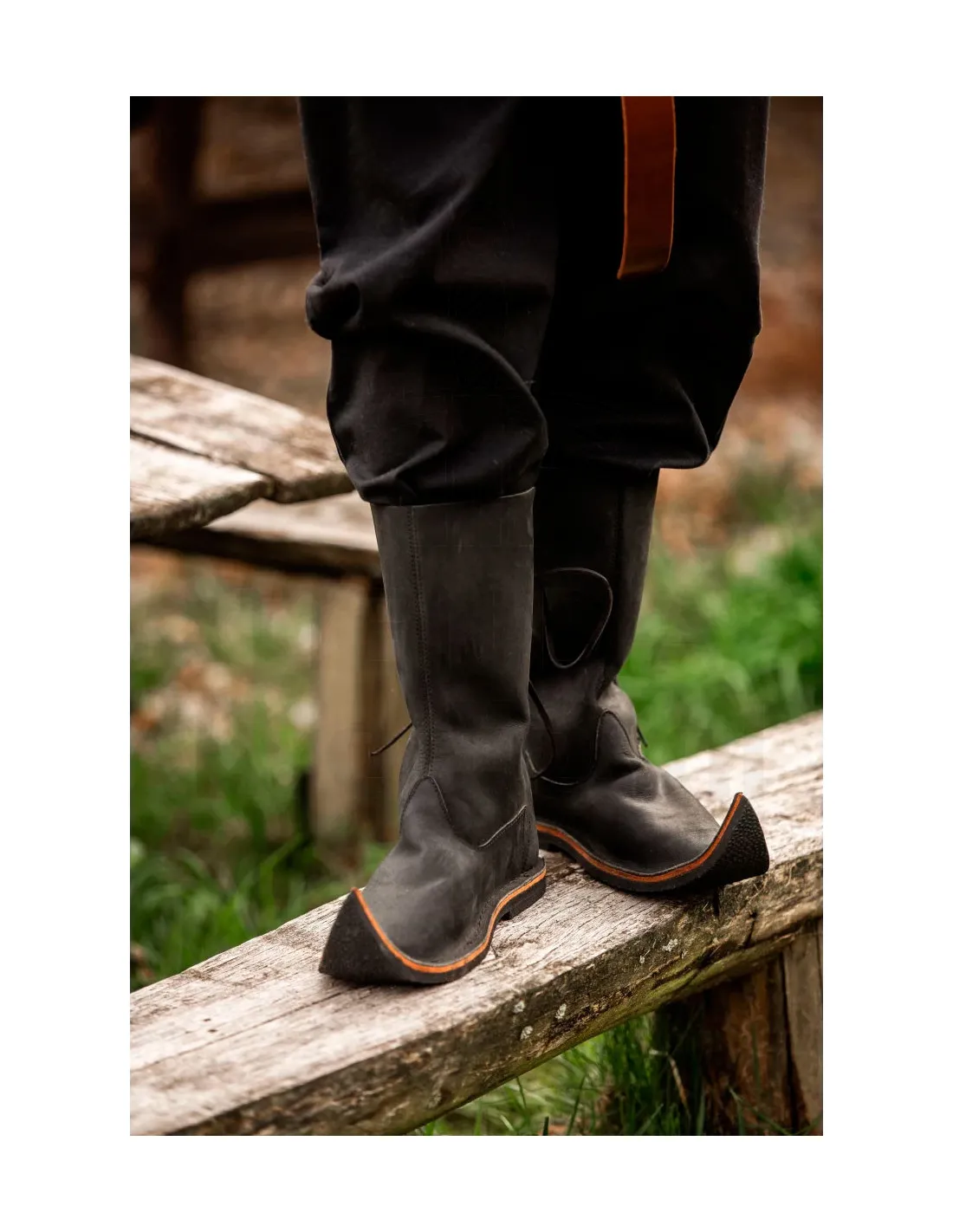 Botte pointue médiévale en cuir nubuck, noir ⚔️ Boutique Épées