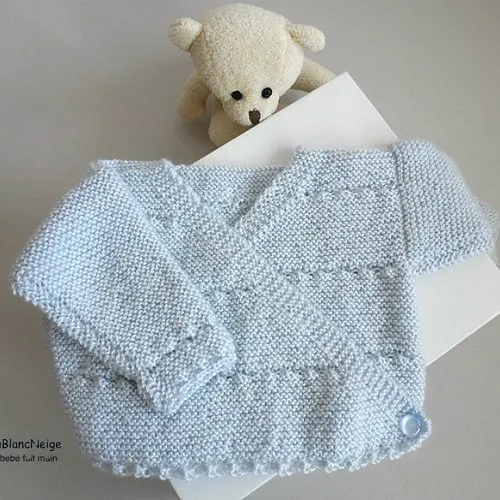Brassière 1 mois,  croisée mixte, bleu azur layette bb, laine calinou bergère de france,  tricot bebe, sur commande