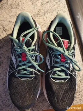 Chaussures de sport  d'occasion Ajouté le : 11/10/2022