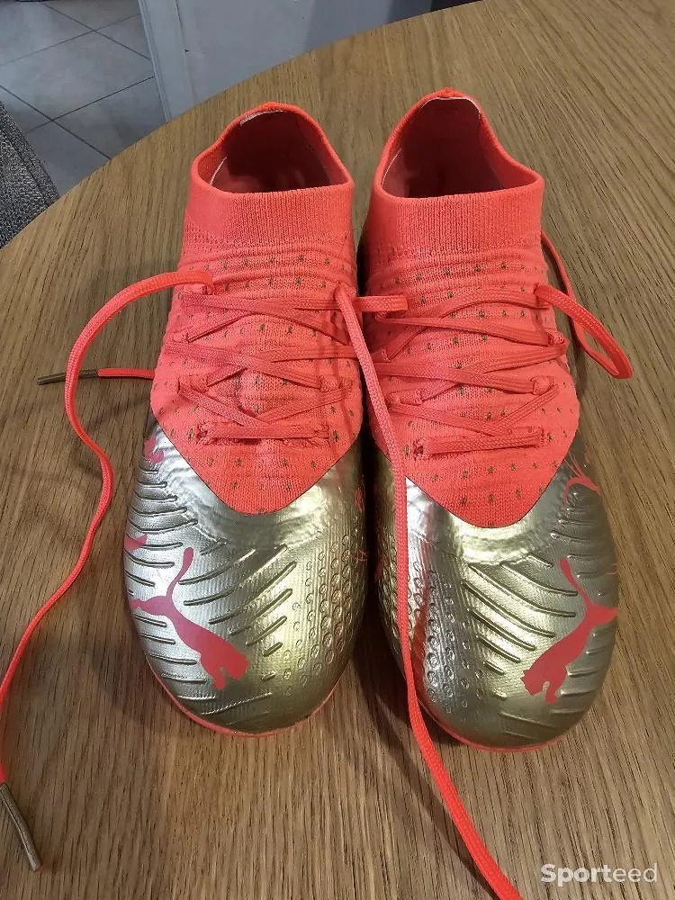 Chaussures football d'occasion Ajouté le : 28/09/2023