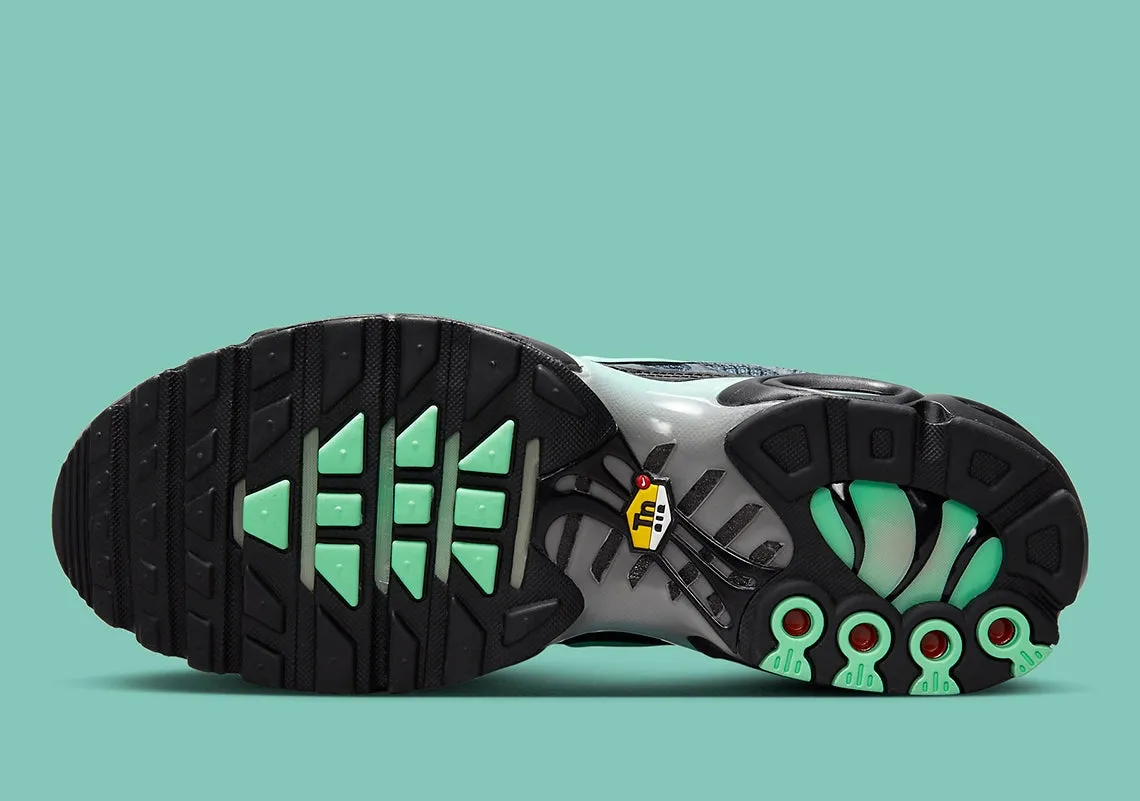Nike Air Max Plus Spirograph