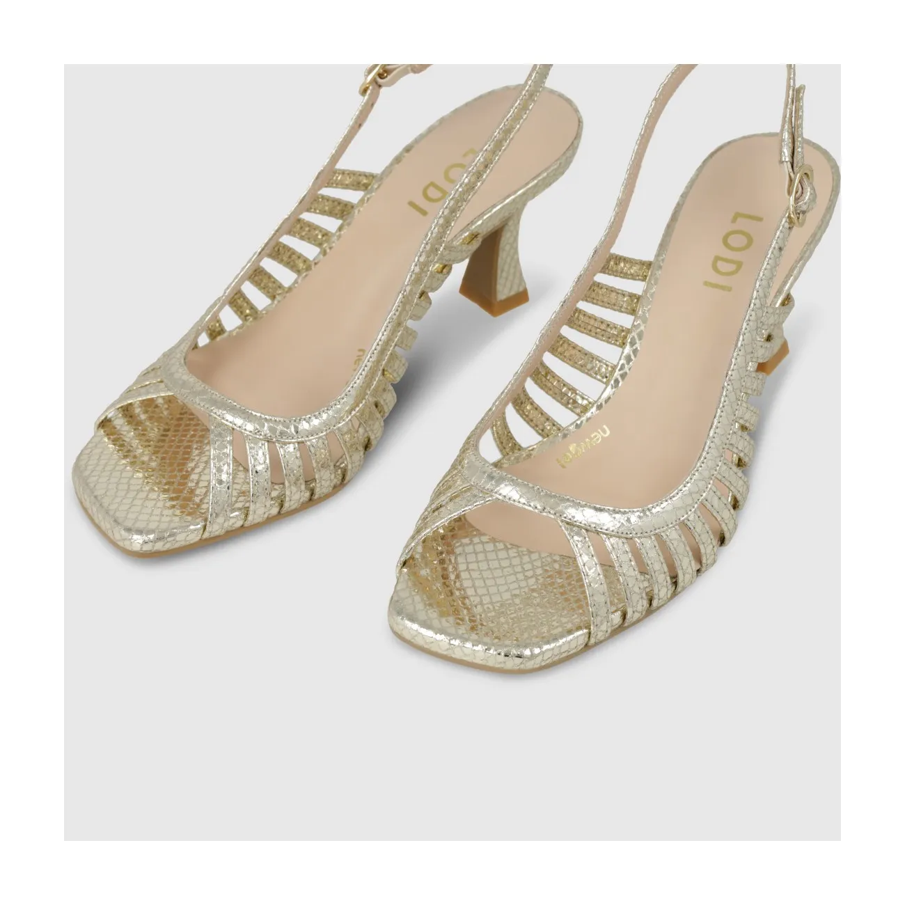 Sandale pour femme en cuir métallisé doré et brides latérales.I LODI Chaussures pour femme online.